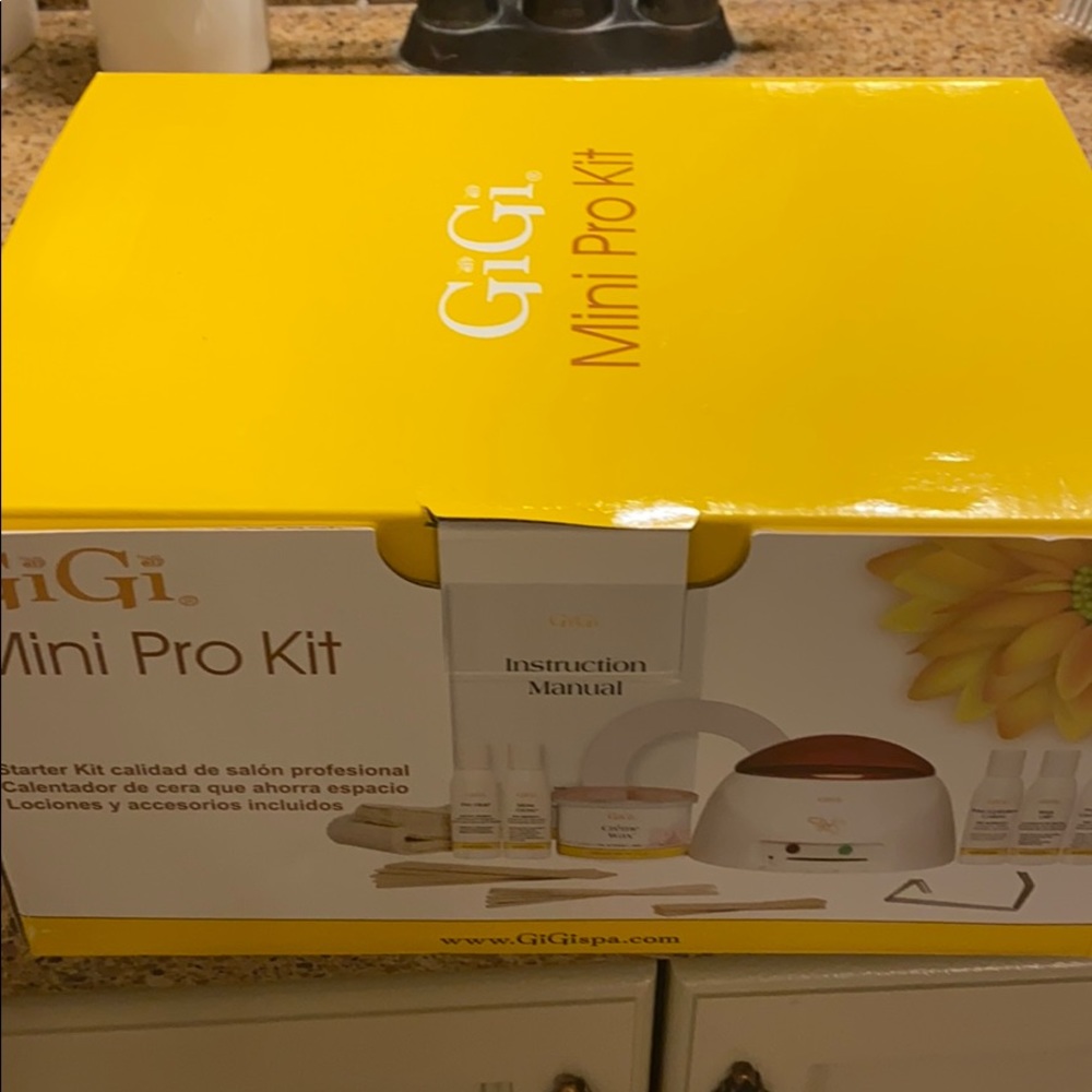 Gigi wax kit
